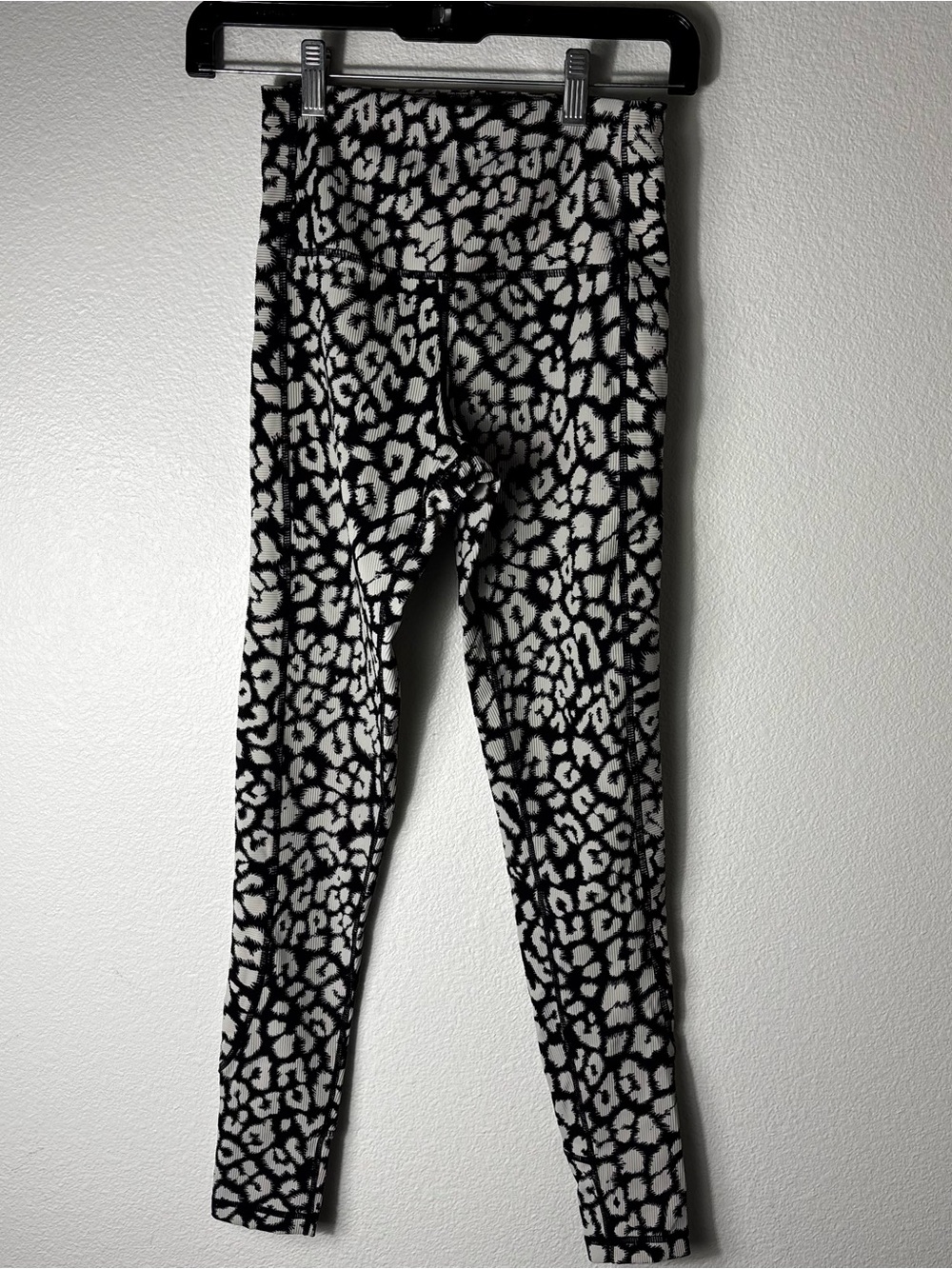 Glyder Women’s Small Black White Leopard Print Ribbed Leggings